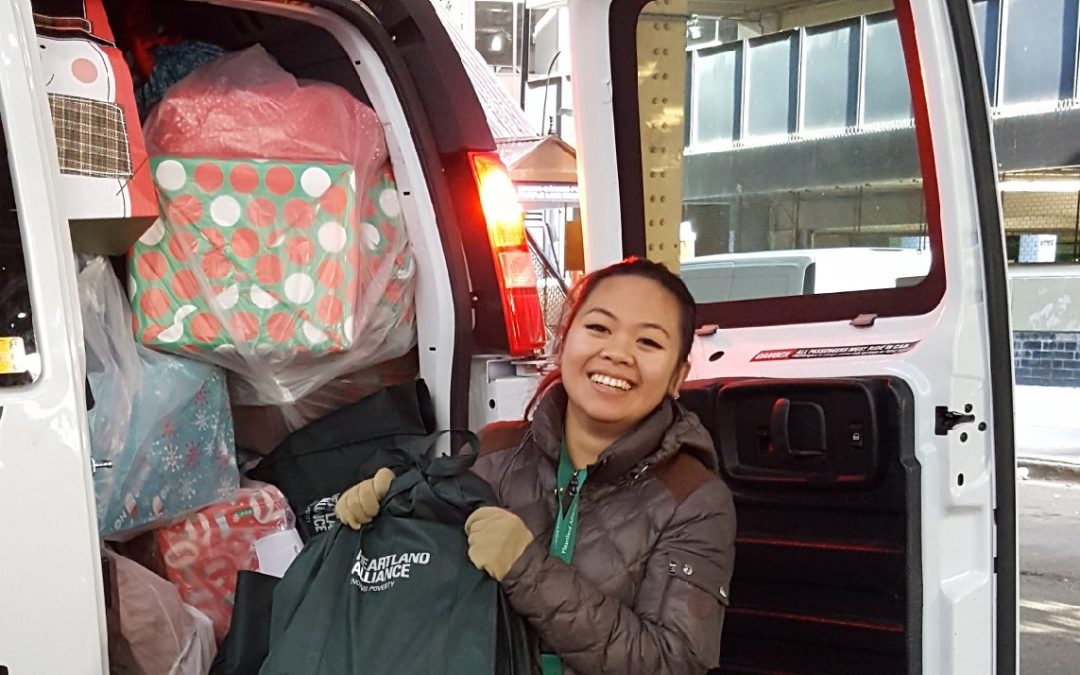 A Holiday of Giving at Heartland Alliance